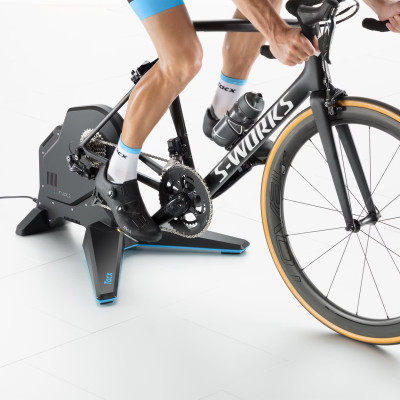 Велотренажер Tacx Flux 2 Smart Black