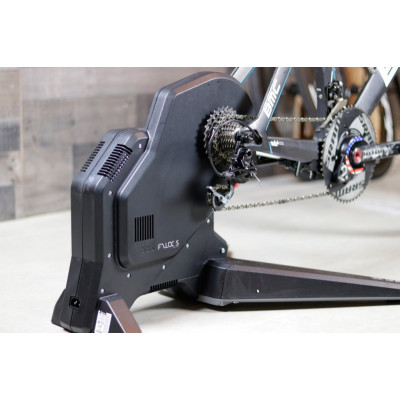 Велотренажер Tacx Flux S Smart Black
